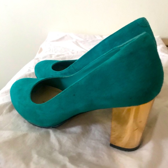 Dolce Vita golden heels - Picture 2 of 5